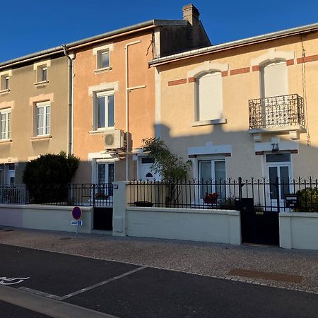 Jolie maison mitoyenne Belleville-Sur-Meuse Extérieur photo